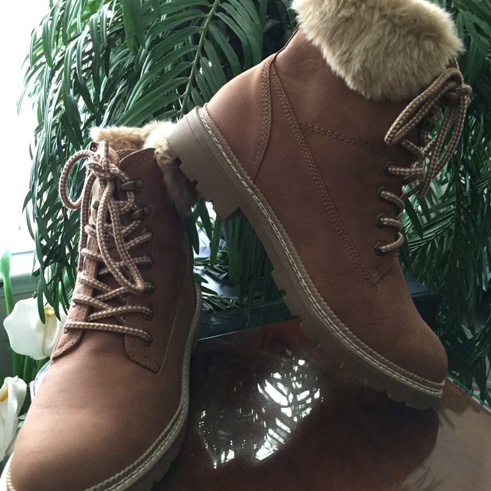 Comfort Faux Fur Upper Tan Boots Size 11 - Picture 12 of 12